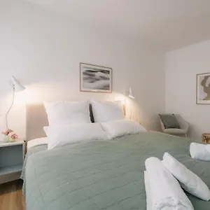 5 Min - Opera Apartment