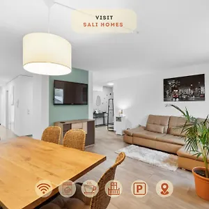 Sali Homes Spacious With Terrace In Center Apartment